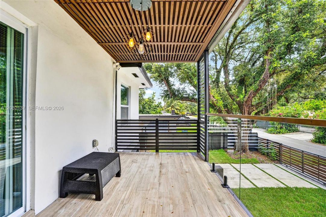 For Sale: $825,000 (3 beds, 3 baths, 1872 Square Feet)