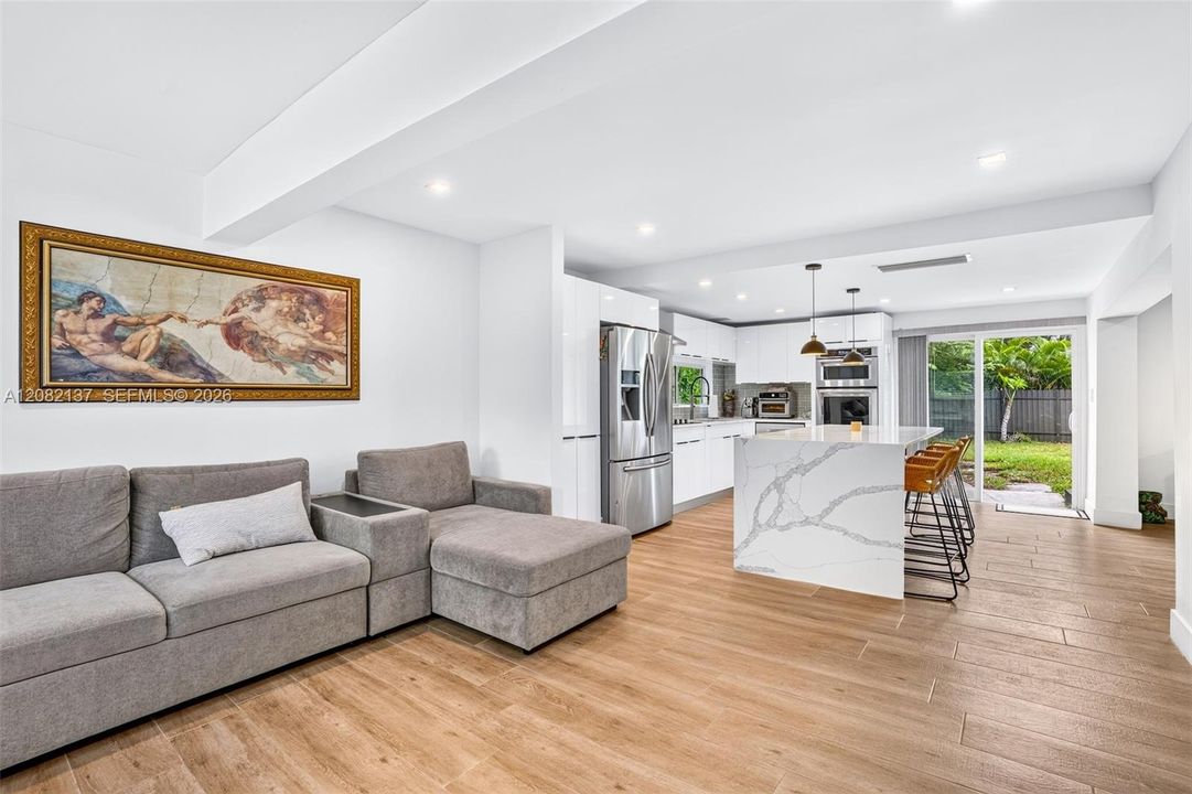 For Sale: $825,000 (3 beds, 3 baths, 1872 Square Feet)