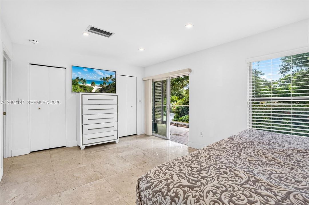 For Sale: $825,000 (3 beds, 3 baths, 1872 Square Feet)