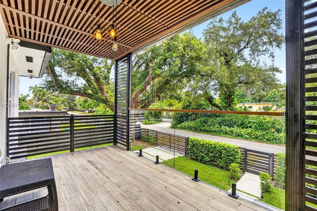 For Sale: $825,000 (3 beds, 3 baths, 1872 Square Feet)