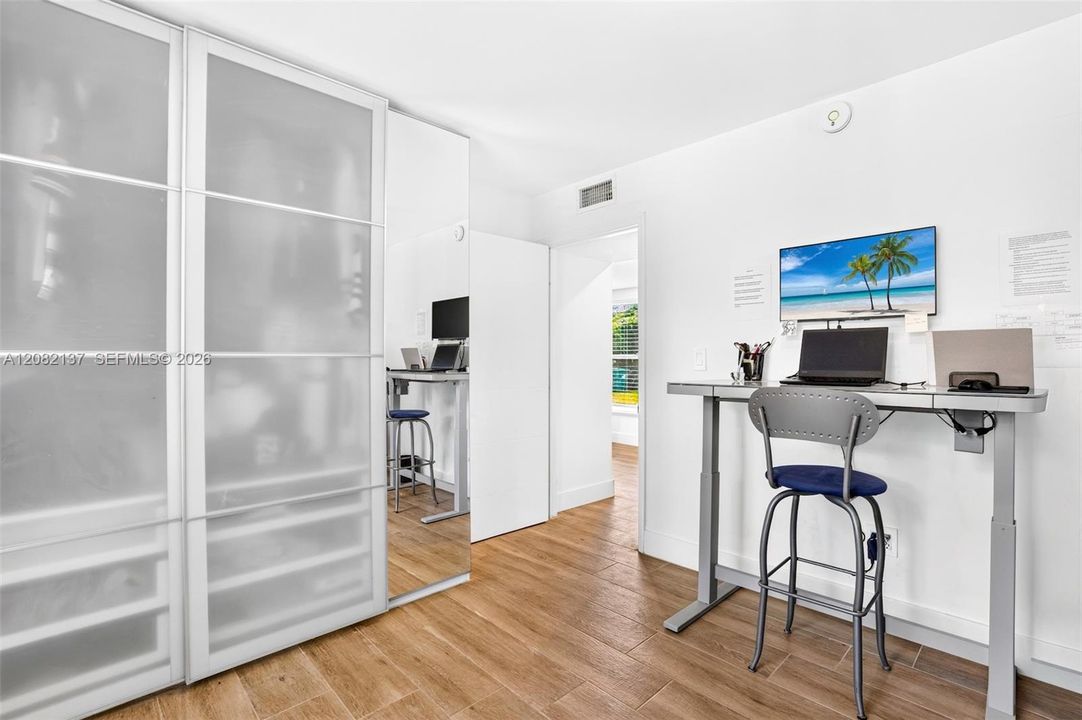 For Sale: $825,000 (3 beds, 3 baths, 1872 Square Feet)