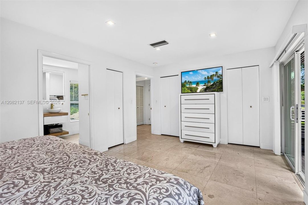 For Sale: $825,000 (3 beds, 3 baths, 1872 Square Feet)