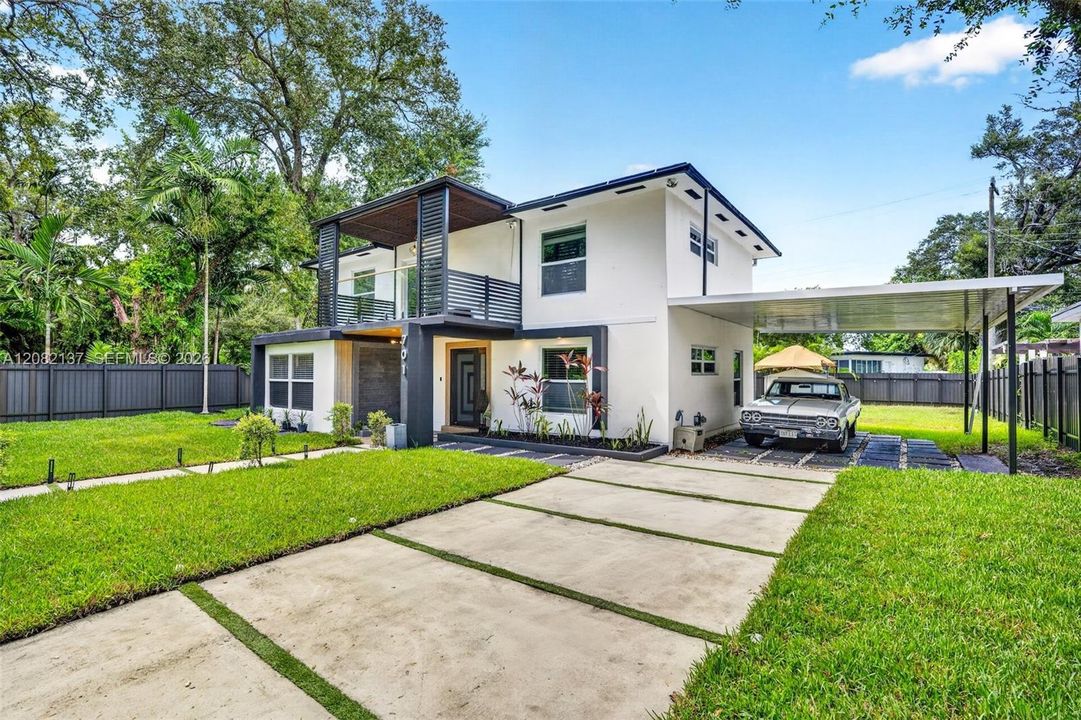 For Sale: $825,000 (3 beds, 3 baths, 1872 Square Feet)