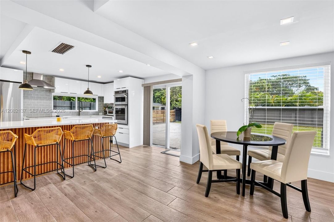 For Sale: $825,000 (3 beds, 3 baths, 1872 Square Feet)