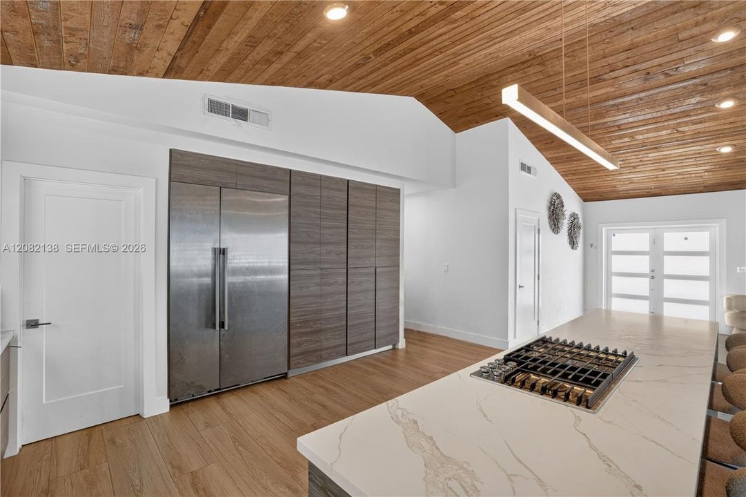 En Venta: $1,399,999 (5 camas, 4 baños, 3461 Pies cuadrados)