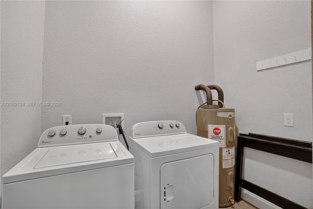 En Venta: $1,399,999 (5 camas, 4 baños, 3461 Pies cuadrados)