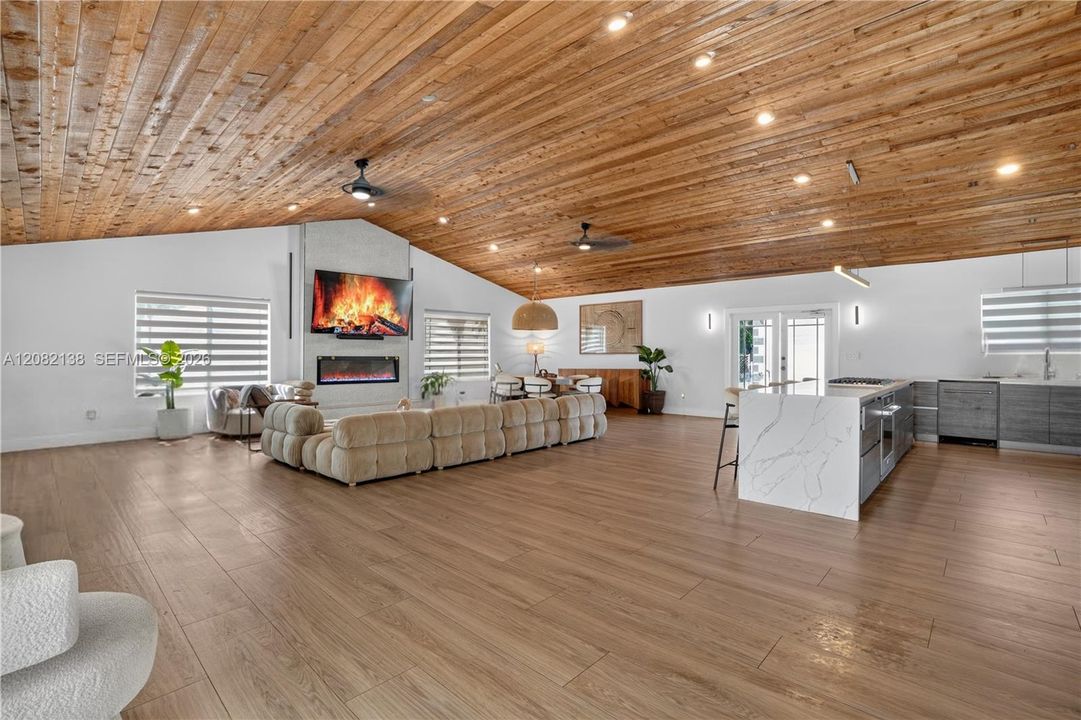 En Venta: $1,399,999 (5 camas, 4 baños, 3461 Pies cuadrados)
