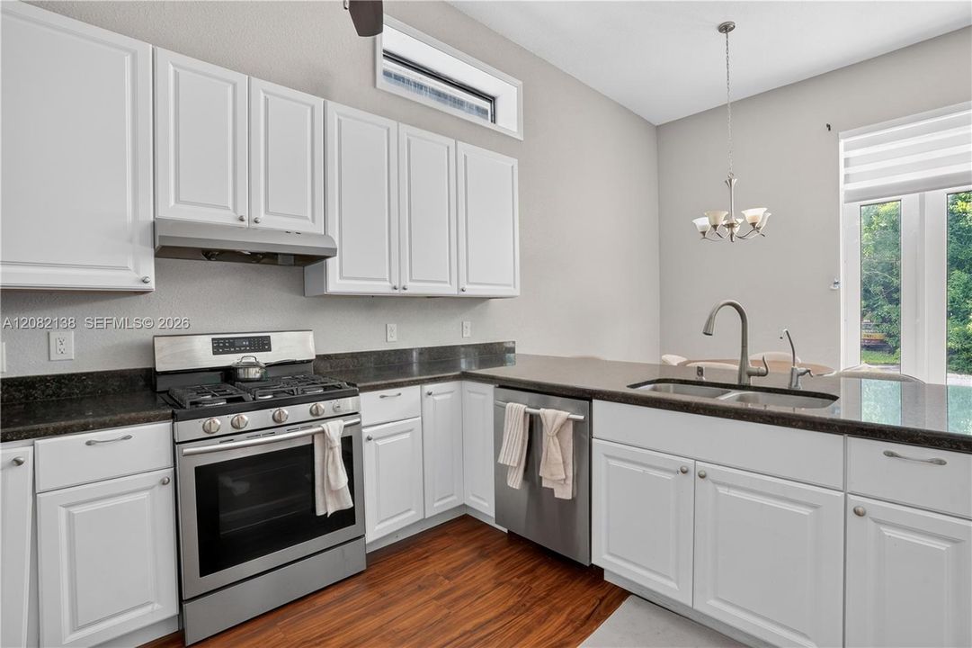En Venta: $1,399,999 (5 camas, 4 baños, 3461 Pies cuadrados)