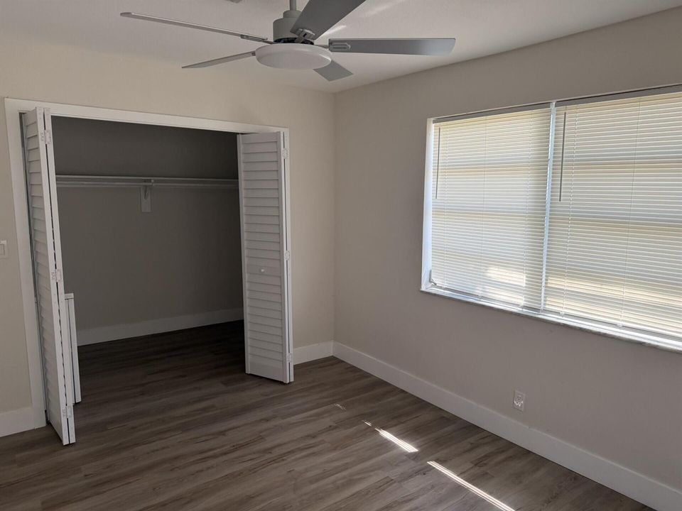 closet unit 1 bed 1