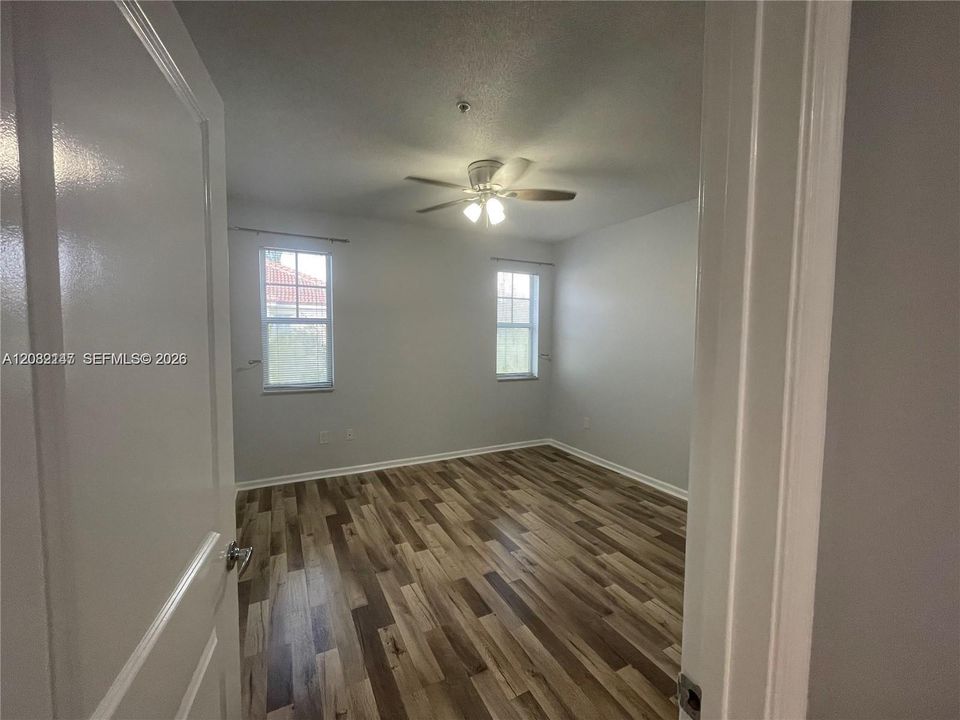 В аренду: $1,775 (1 спален, 1 ванн, 885 Квадратных фут)
