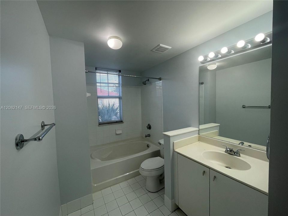 В аренду: $1,775 (1 спален, 1 ванн, 885 Квадратных фут)