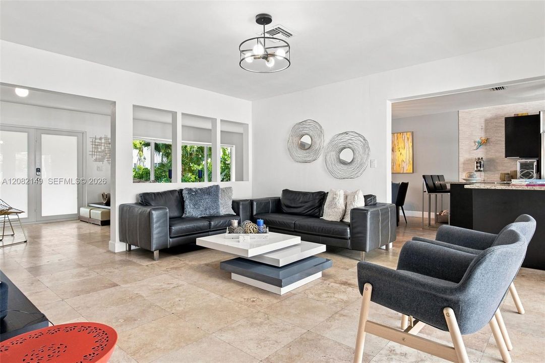 For Sale: $1,030,000 (4 beds, 2 baths, 1679 Square Feet)