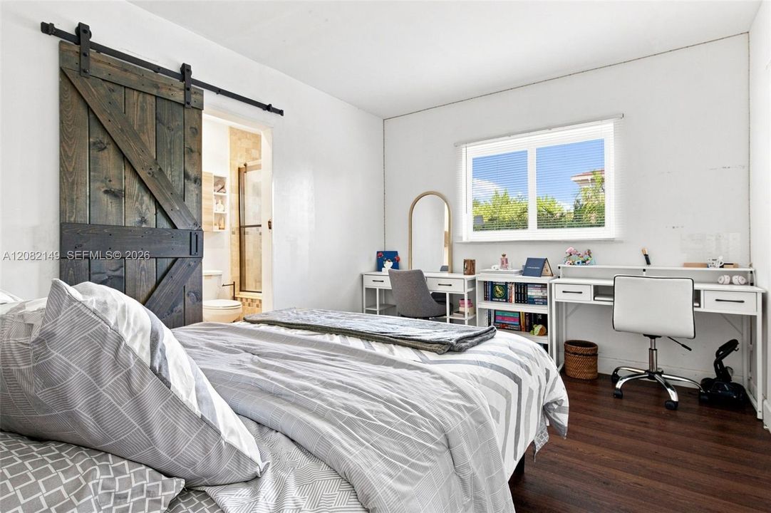 For Sale: $1,030,000 (4 beds, 2 baths, 1679 Square Feet)