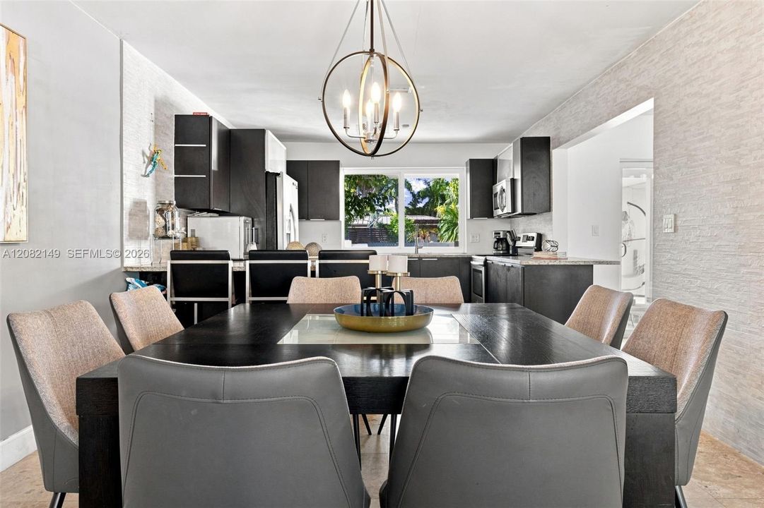 For Sale: $1,030,000 (4 beds, 2 baths, 1679 Square Feet)