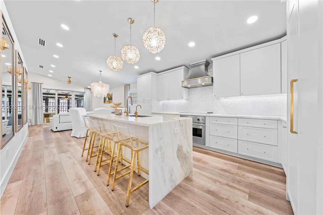 En Venta: $850,000 (4 camas, 3 baños, 1416 Pies cuadrados)