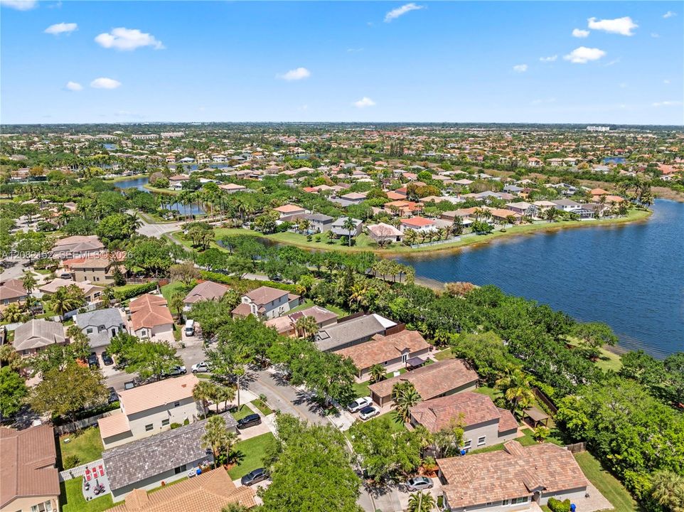En Venta: $850,000 (4 camas, 3 baños, 1416 Pies cuadrados)