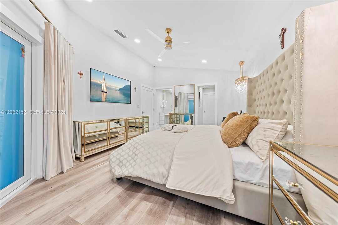 En Venta: $850,000 (4 camas, 3 baños, 1416 Pies cuadrados)