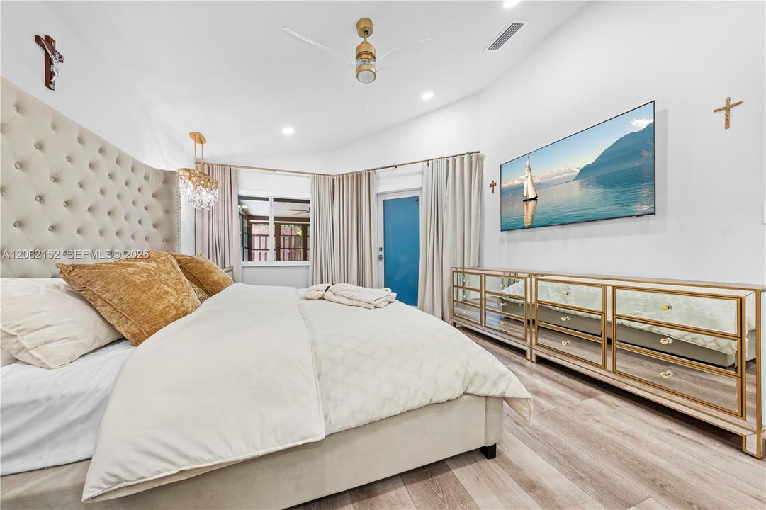 En Venta: $850,000 (4 camas, 3 baños, 1416 Pies cuadrados)