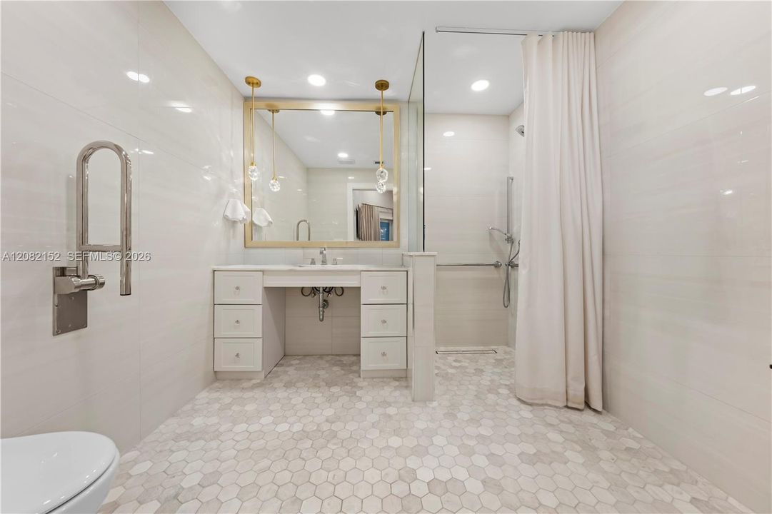 En Venta: $850,000 (4 camas, 3 baños, 1416 Pies cuadrados)