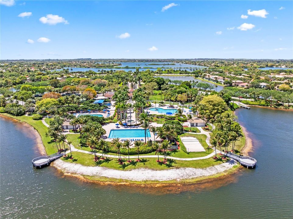 En Venta: $850,000 (4 camas, 3 baños, 1416 Pies cuadrados)
