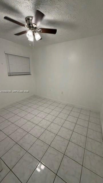 В аренду: $2,150 (2 спален, 1 ванн, 820 Квадратных фут)