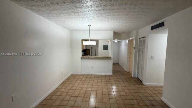 В аренду: $2,150 (2 спален, 1 ванн, 820 Квадратных фут)