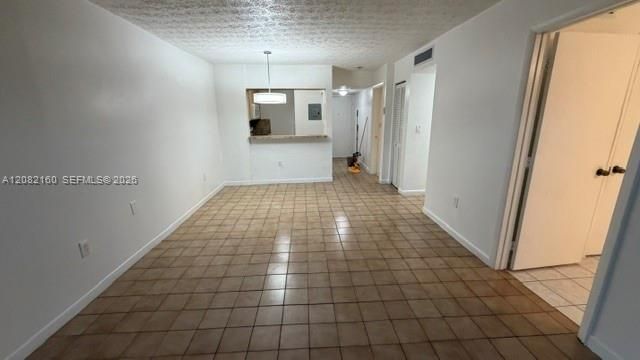 В аренду: $2,150 (2 спален, 1 ванн, 820 Квадратных фут)