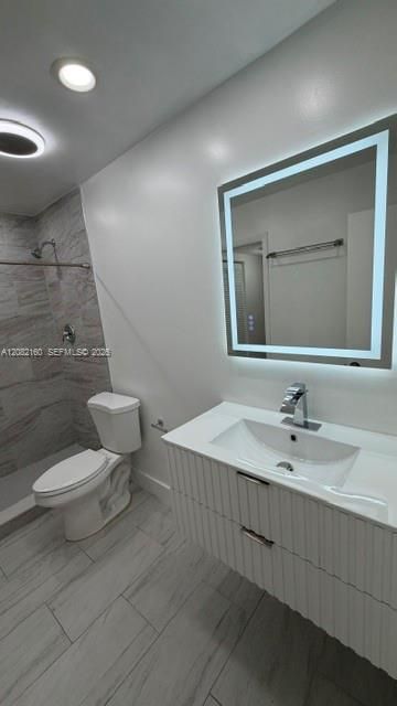 В аренду: $2,150 (2 спален, 1 ванн, 820 Квадратных фут)