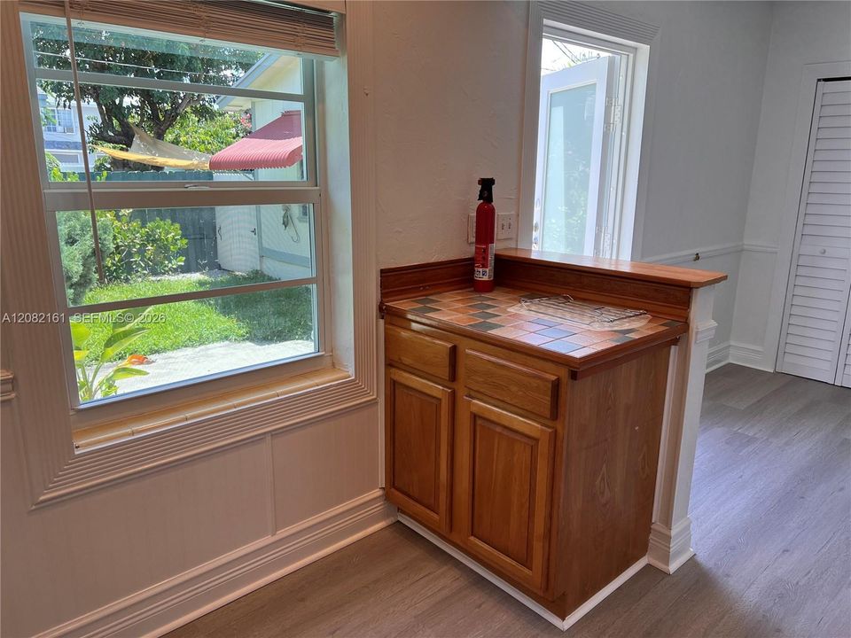 For Rent: $1,500 (0 beds, 1 baths, 300 Square Feet)