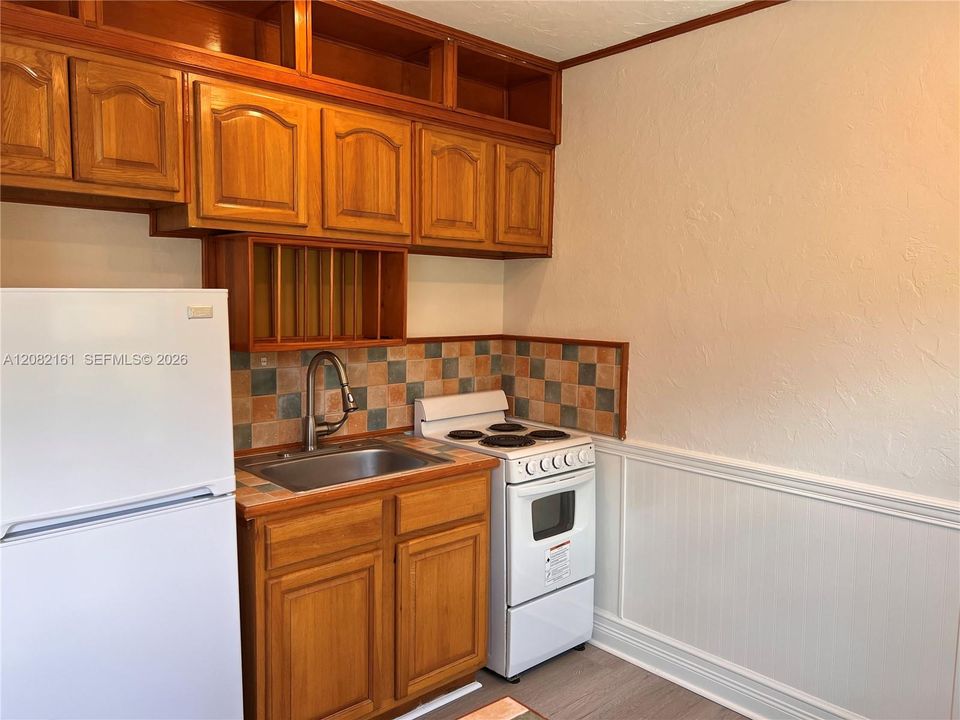 For Rent: $1,500 (0 beds, 1 baths, 300 Square Feet)