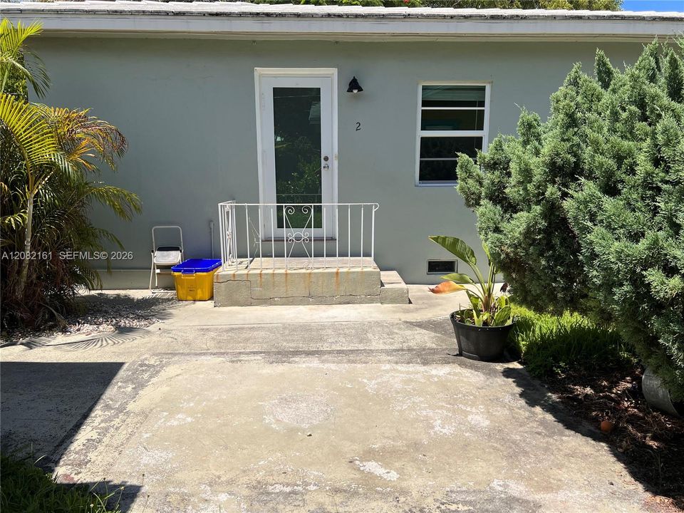 For Rent: $1,500 (0 beds, 1 baths, 300 Square Feet)