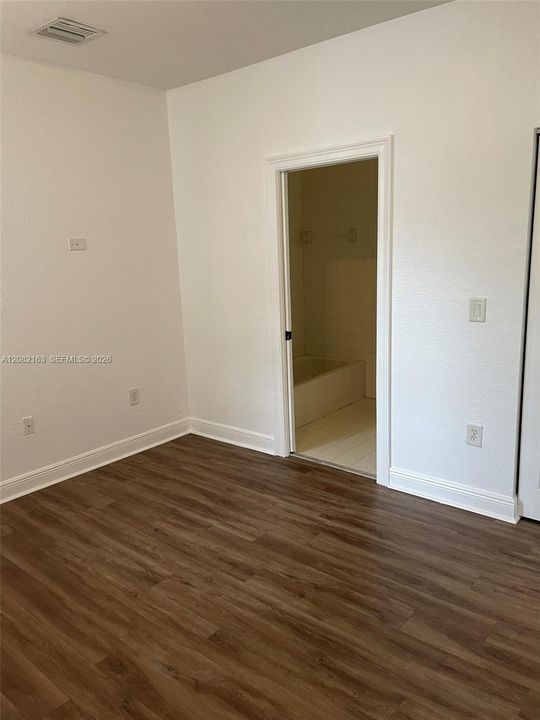 For Rent: $6,500 (5 beds, 3 baths, 3595 Square Feet)