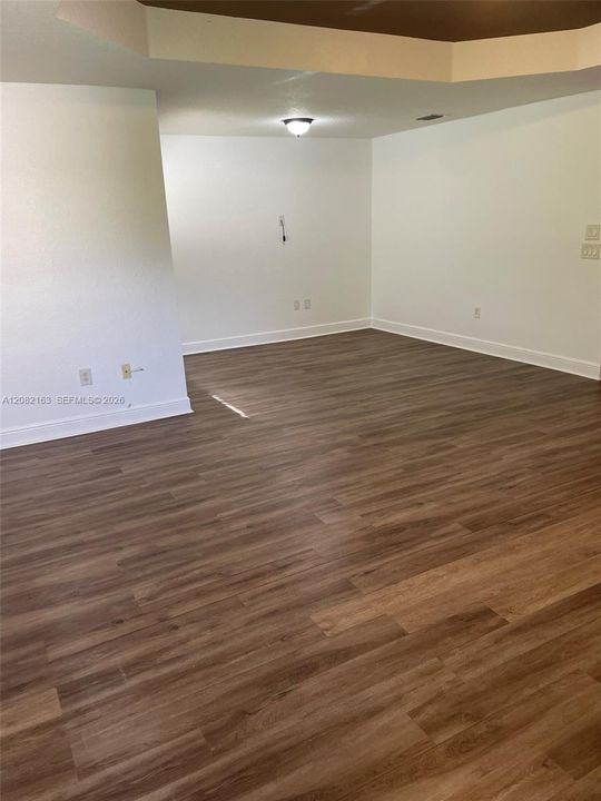 For Rent: $6,500 (5 beds, 3 baths, 3595 Square Feet)