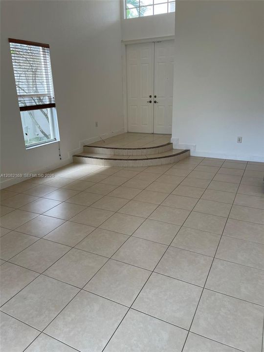 For Rent: $6,500 (5 beds, 3 baths, 3595 Square Feet)