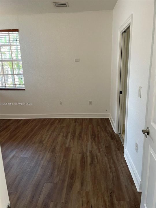 For Rent: $6,500 (5 beds, 3 baths, 3595 Square Feet)