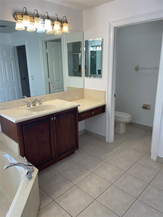For Rent: $6,500 (5 beds, 3 baths, 3595 Square Feet)