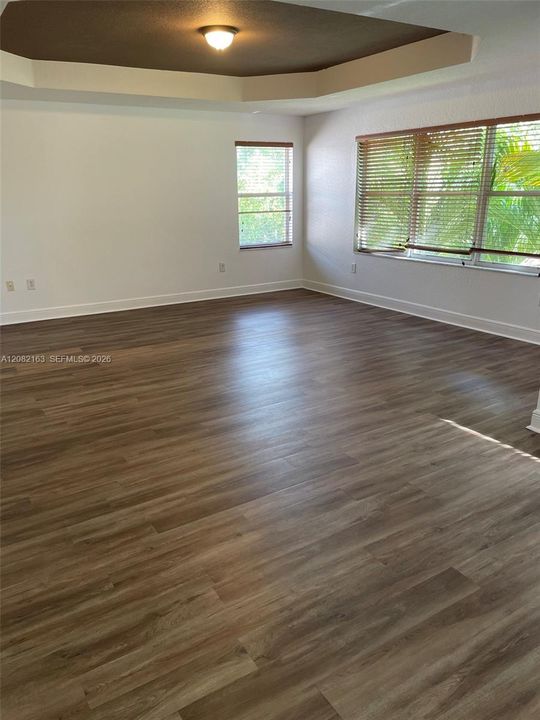 For Rent: $6,500 (5 beds, 3 baths, 3595 Square Feet)