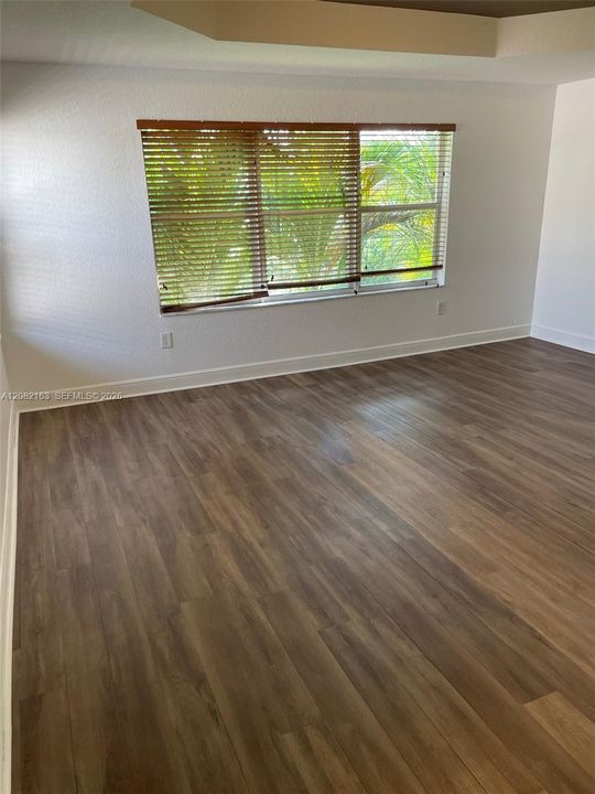 For Rent: $6,500 (5 beds, 3 baths, 3595 Square Feet)