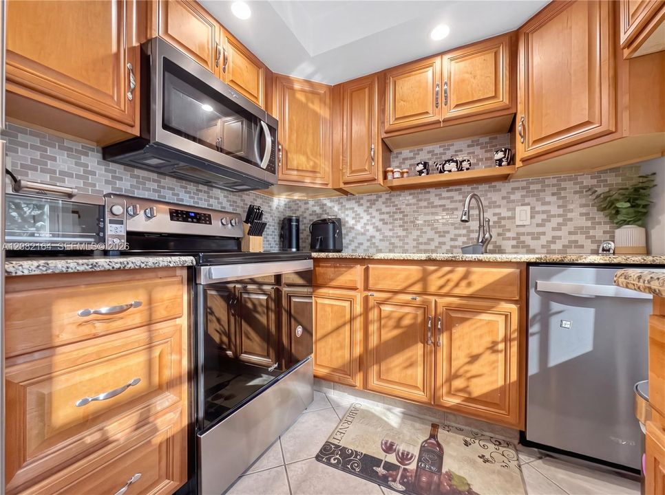 На продажу: $165,000 (2 спален, 2 ванн, 0 Квадратных фут)