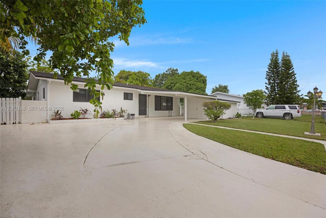 For Sale: $685,000 (4 beds, 2 baths, 1642 Square Feet)
