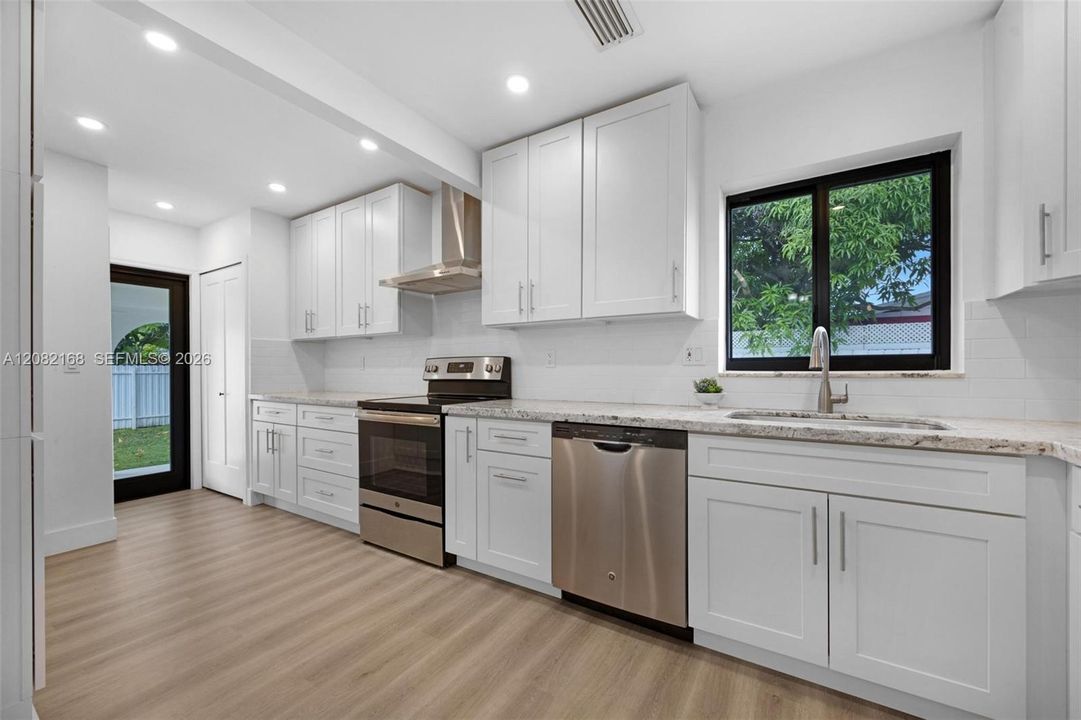 For Sale: $685,000 (4 beds, 2 baths, 1642 Square Feet)
