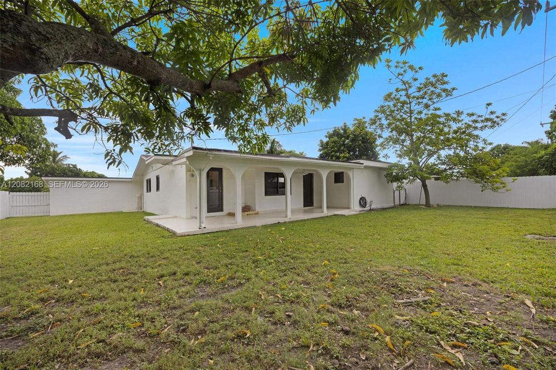 For Sale: $685,000 (4 beds, 2 baths, 1642 Square Feet)
