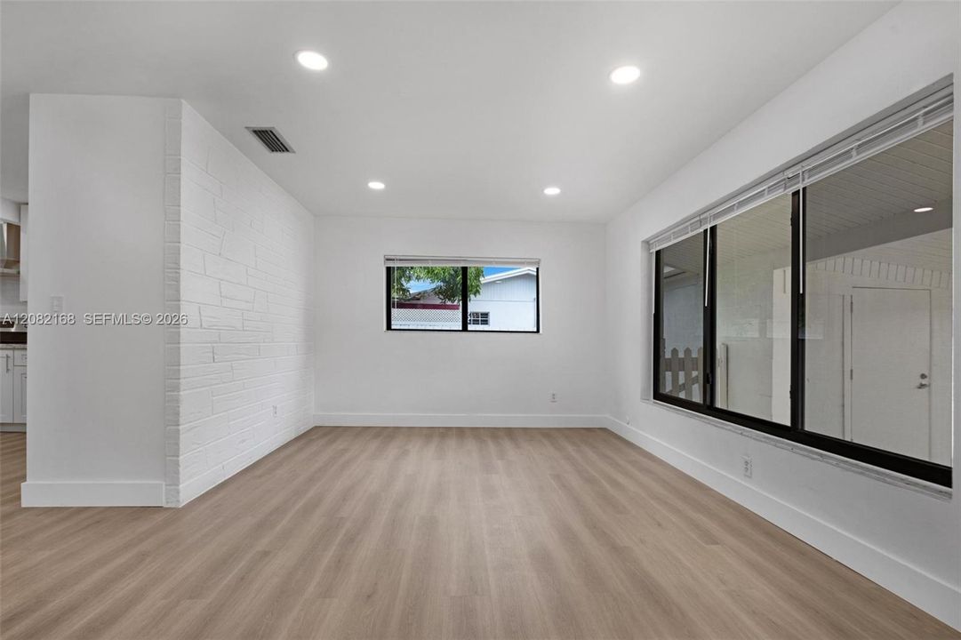 For Sale: $685,000 (4 beds, 2 baths, 1642 Square Feet)