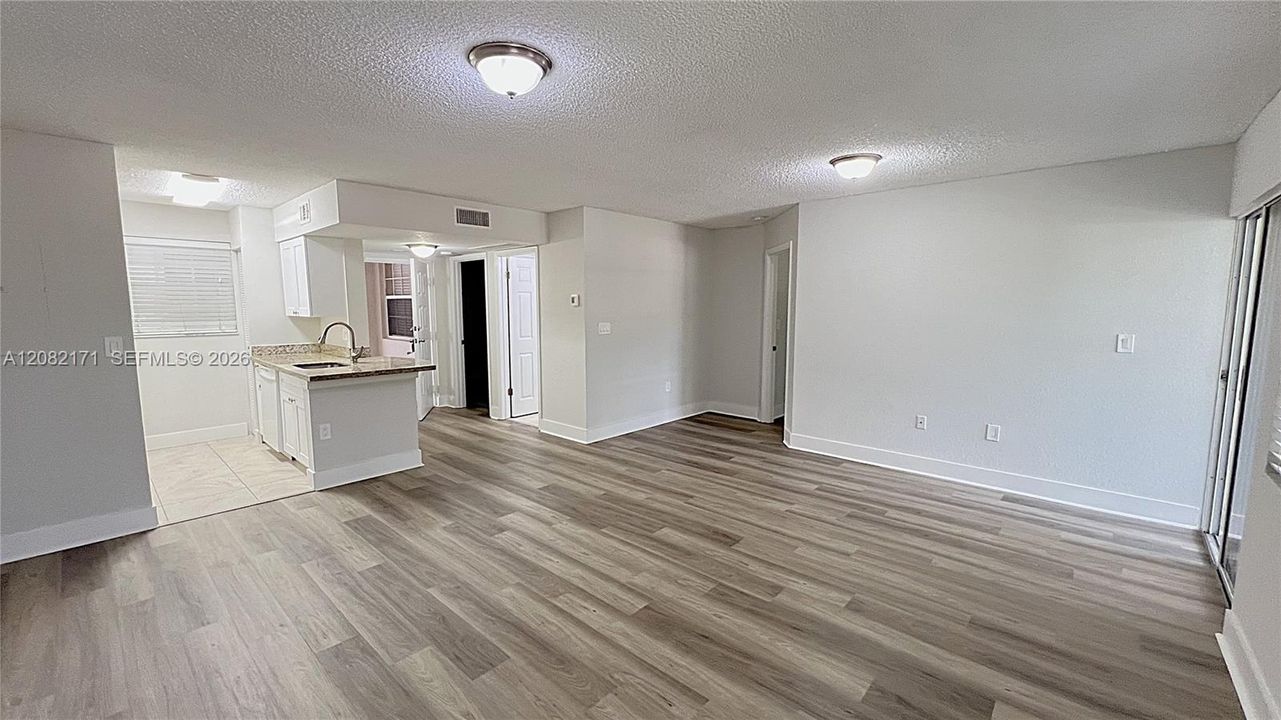 For Rent: $1,995 (2 beds, 2 baths, 992 Square Feet)