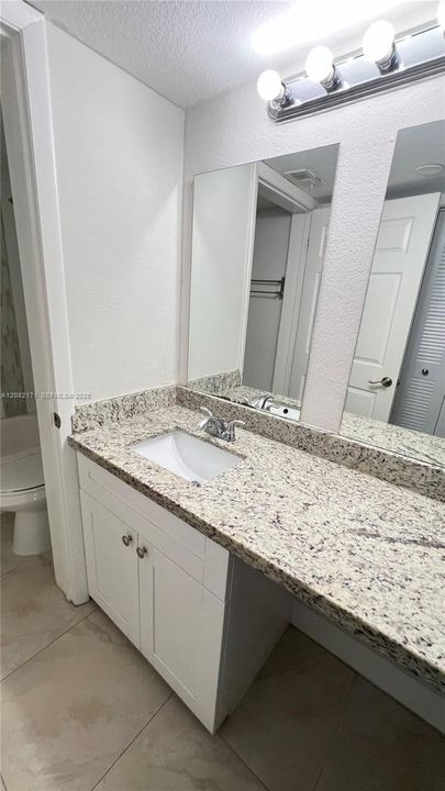 For Rent: $1,995 (2 beds, 2 baths, 992 Square Feet)