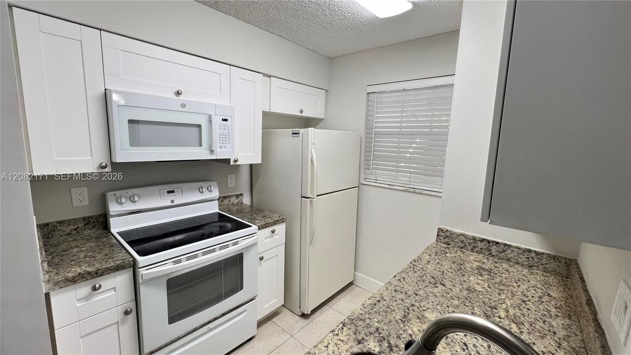 For Rent: $1,995 (2 beds, 2 baths, 992 Square Feet)