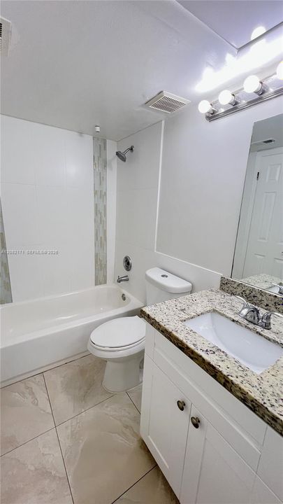 For Rent: $1,995 (2 beds, 2 baths, 992 Square Feet)
