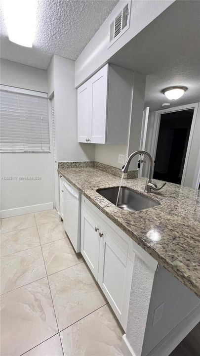 For Rent: $1,995 (2 beds, 2 baths, 992 Square Feet)