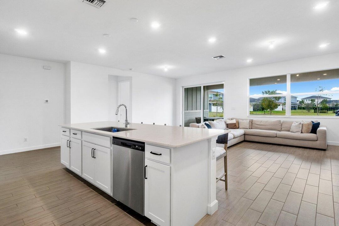 Kitchen:Dinning