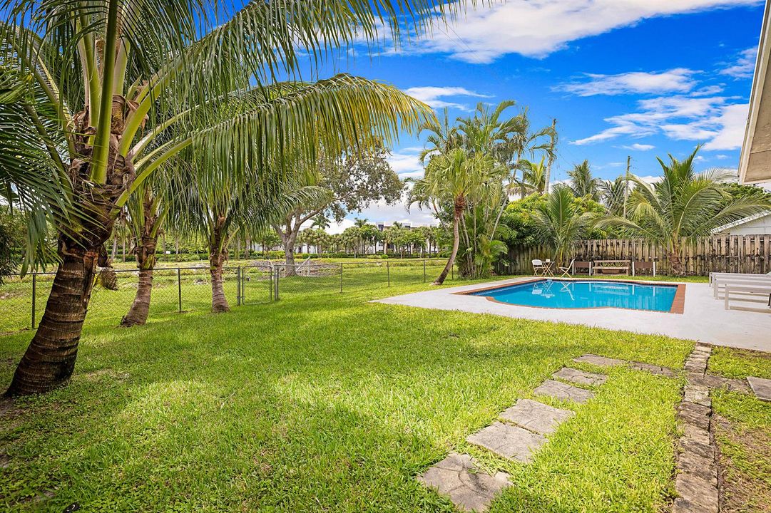 1103 NW 11th St -35